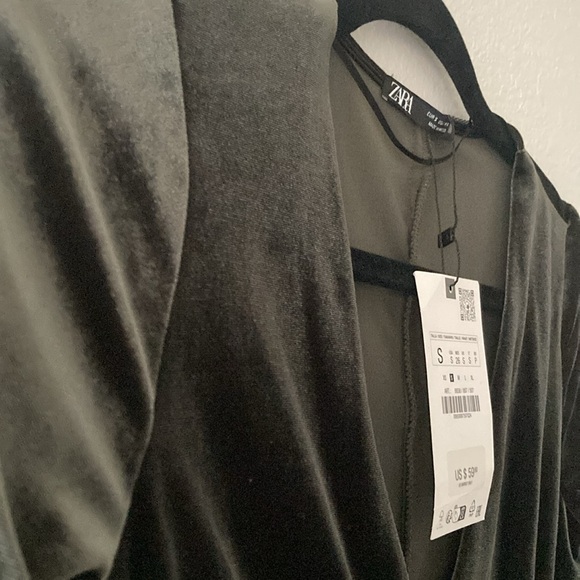 Zara Long sleeved Deep V neck Long Dress with High thigh slit Women’s Small - Picture 7 of 7